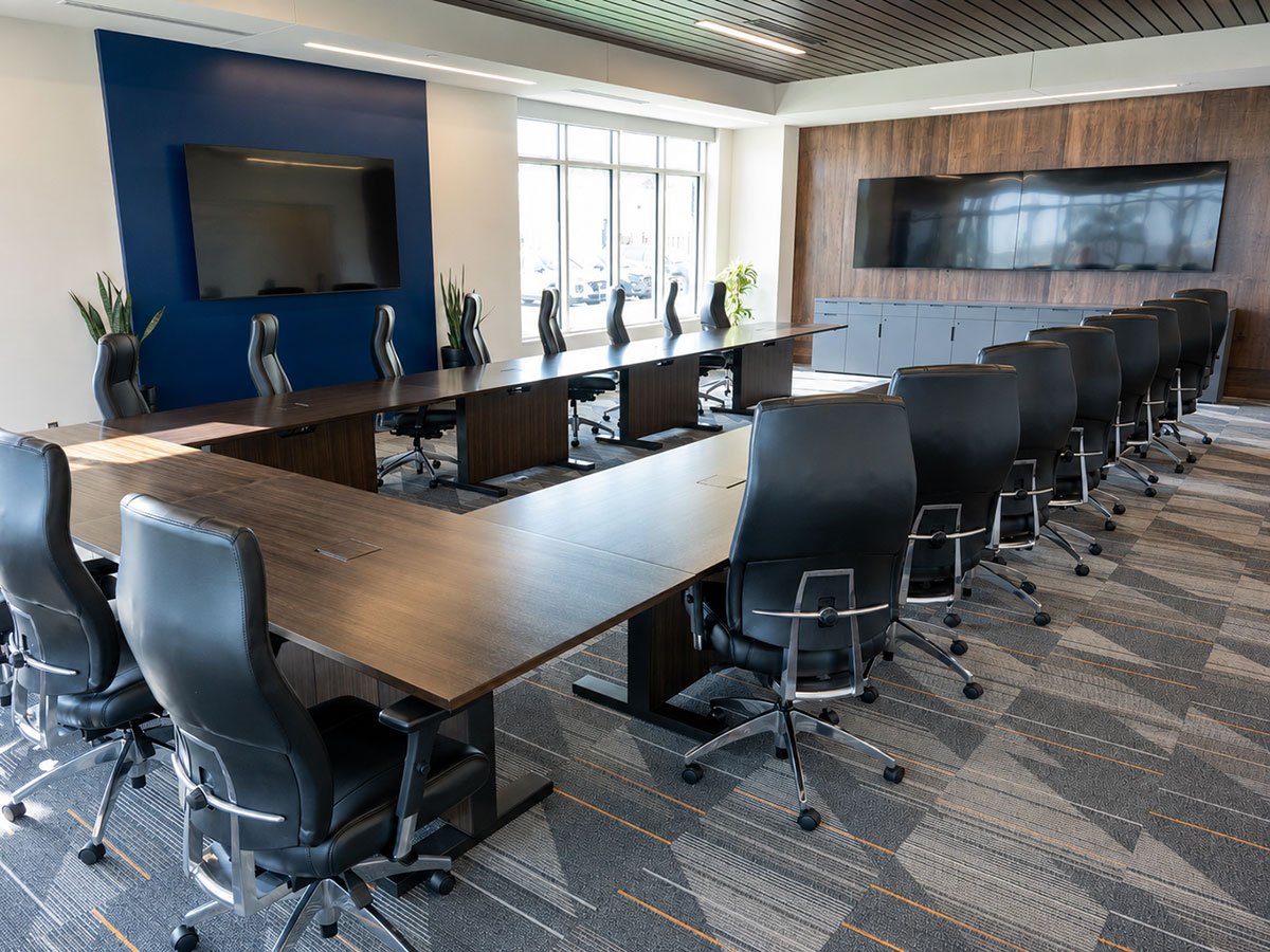 Diamond-Plastics_BoardRoom_2_rfw